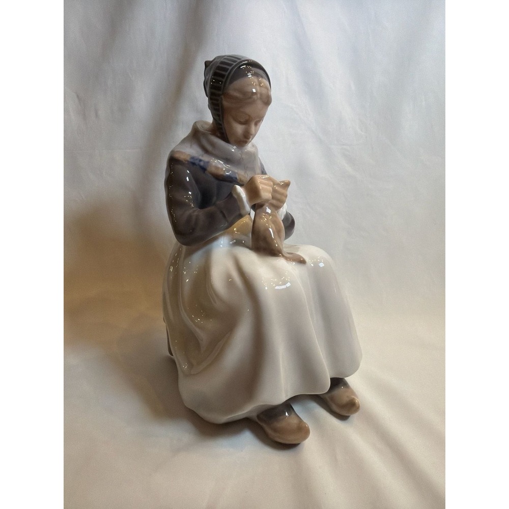 Royal Copenhagen #1317 Amager Girl Knitting Figurine by Lotte Benter